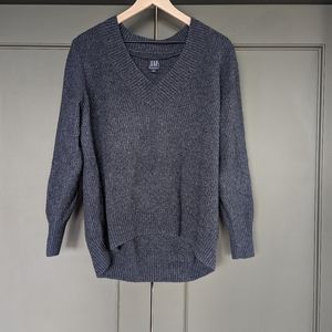 Women's Gap V neck sweater.